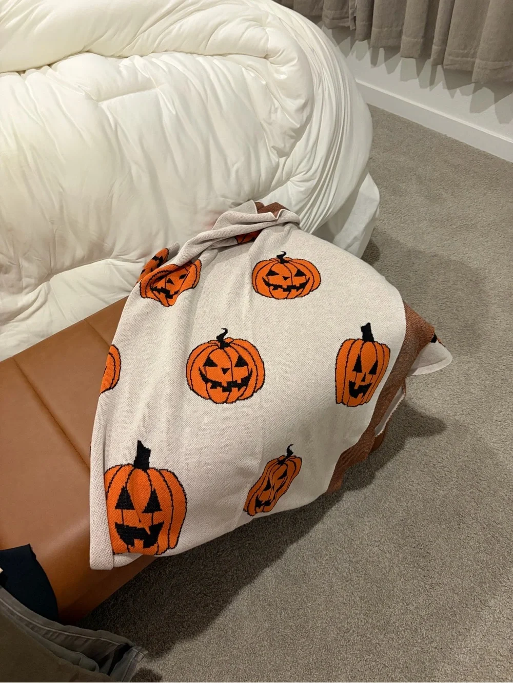 Halloween Pumpkin Throw Blanket - Orange & Cream Jack-o'-Lanterns- good size
